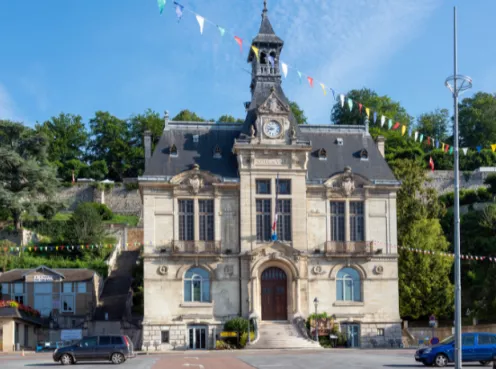 Photographie de la place de l'hôtel de ville de Château-Thierry