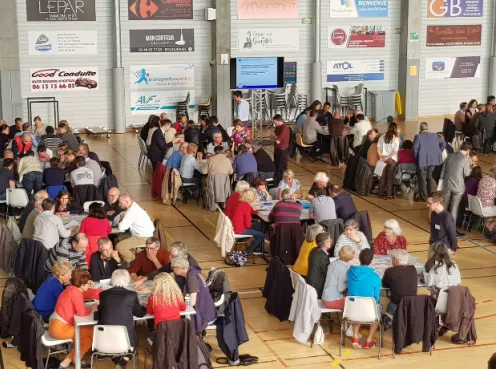 Photographie d'une rencontre organisée dans la cadre de la concertation avec garants sur le projet de réaménagement de l'aéroport Nantes-Atlantique